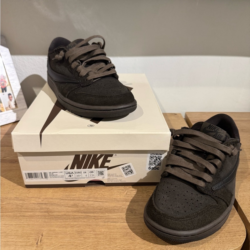 TRAVIS SCOTT X JORDAN 1 LOW OG SP 'VELVET BROWN'